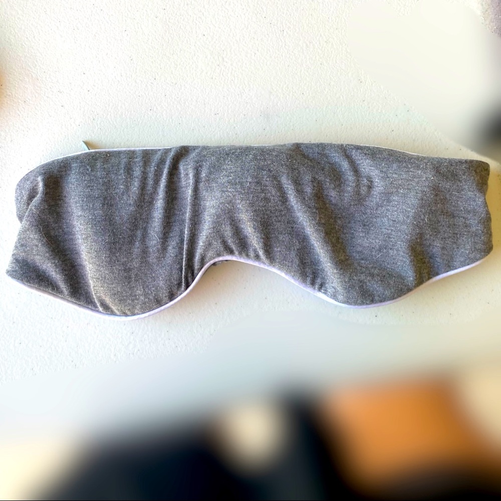 Weighted eyemask GREAT for anxiety n light sleeper